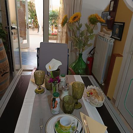Bed and Breakfast Domos Le Due Tuie Piscinas Exterior foto