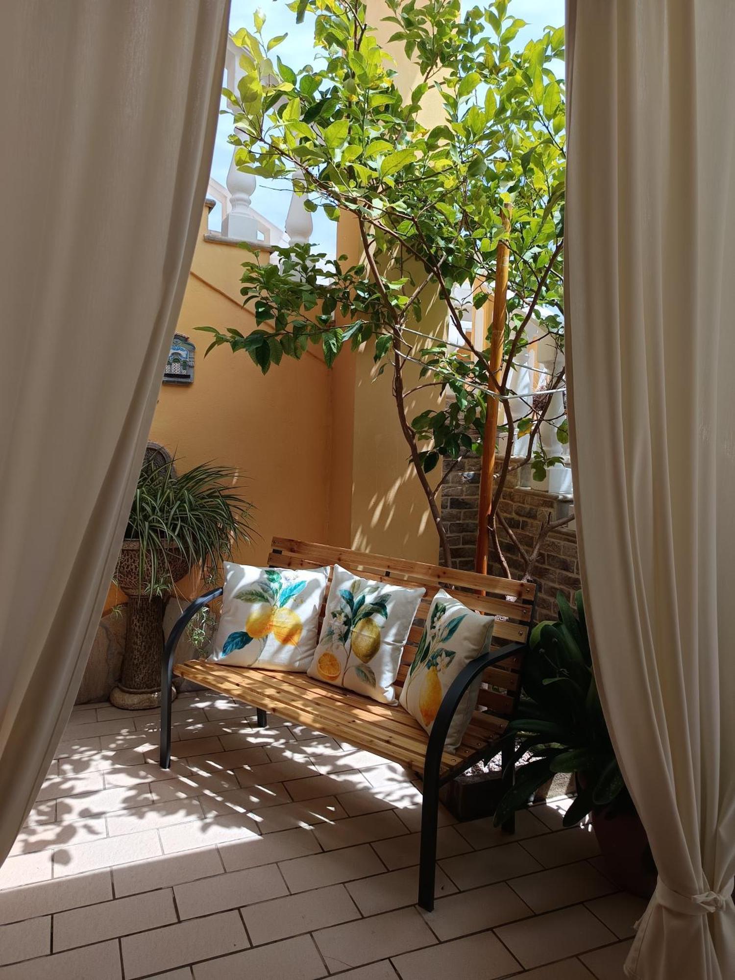 Bed and Breakfast Domos Le Due Tuie Piscinas Exterior foto