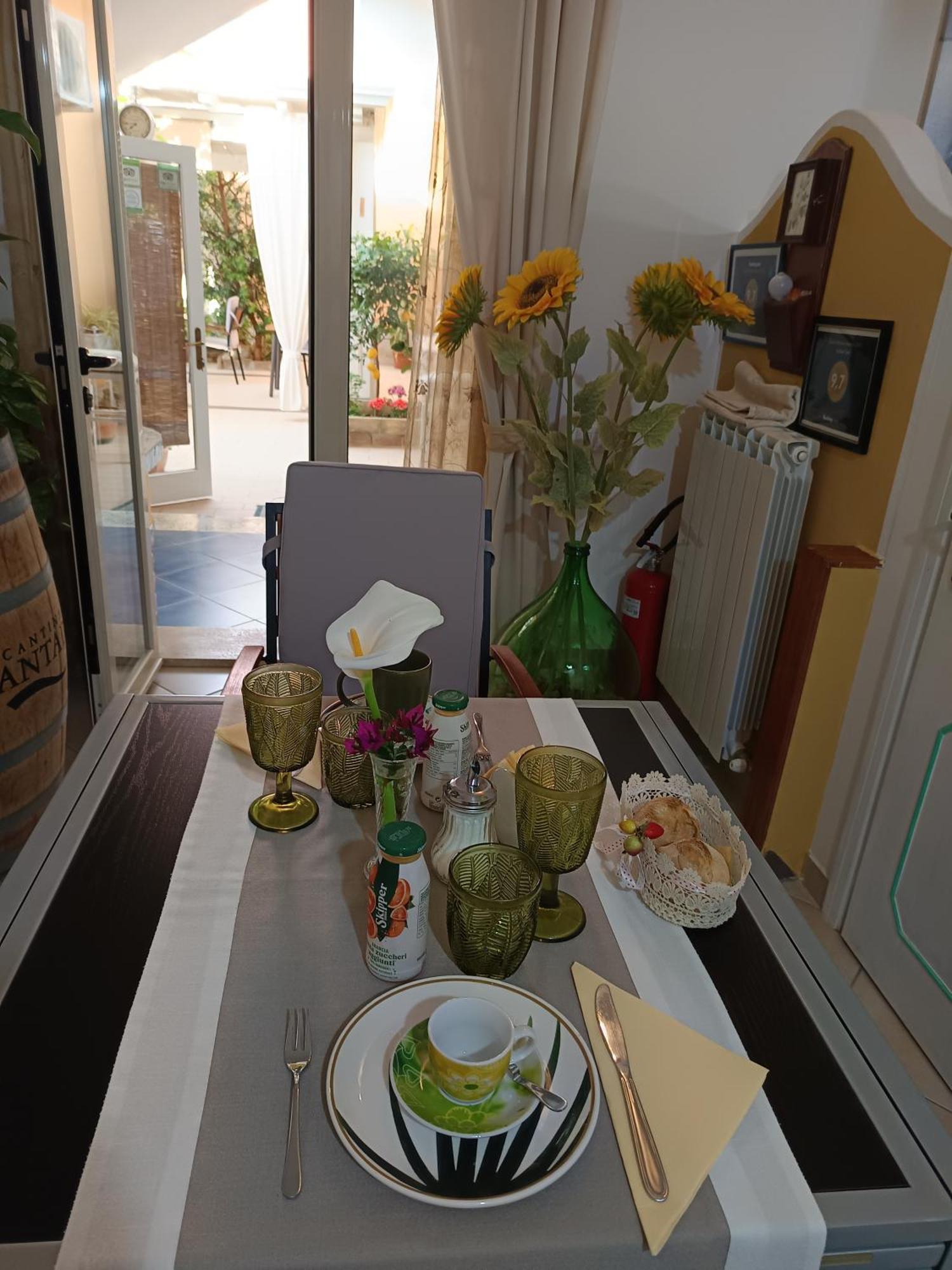 Bed and Breakfast Domos Le Due Tuie Piscinas Exterior foto